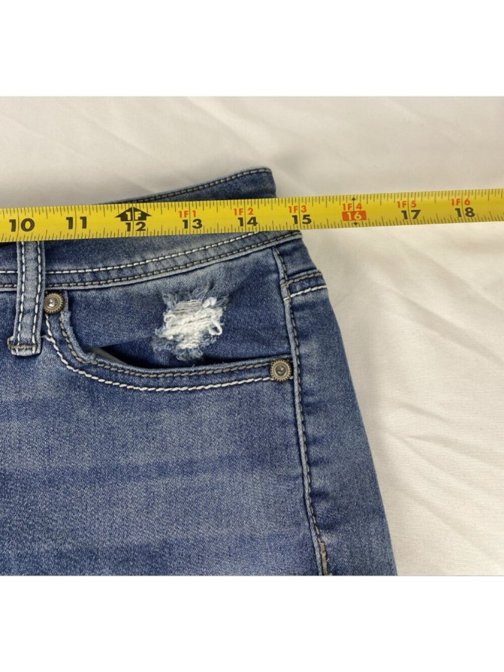 Hydraulic Lola Curvy Low Rise Stretch Jean Shorts Womens / Jrs Size 9 / 10 - Picture 6 of 9